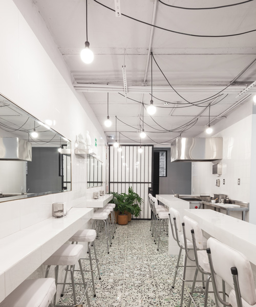 Dosa studio + TAAC transforman una mansión de principios del siglo XX en un restaurante de tacos en la Ciudad de México