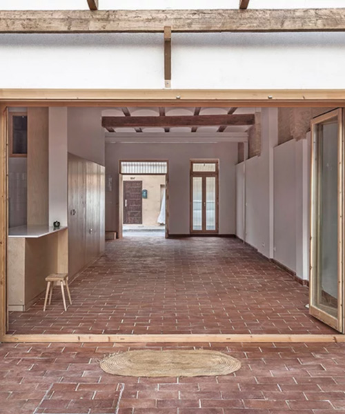 paco oria estudio transforma construcción de 100 años en casa rocafull en valencia
