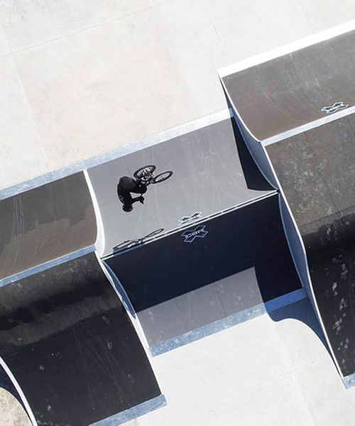 14 obstáculos de diferentes geometrías conforman parque de BMX del kempes en córdoba, argentina