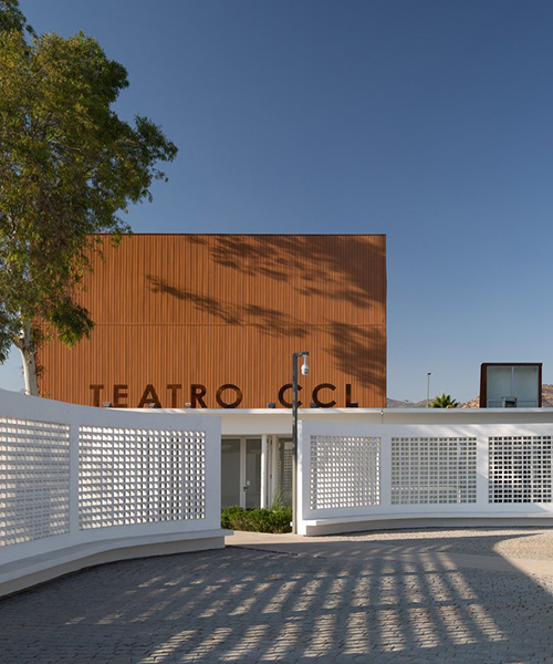 eMA + KMAA arquitectos construyen centro cultural con amplio patio en chile
