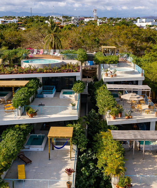 Francisco Pardo sitúa 'Villas La Escondida' en el paisaje costero de México