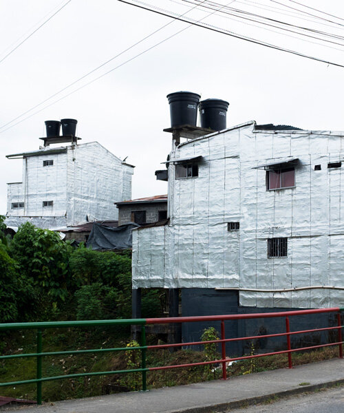 kurt hollander captura la brillante arquitectura de la ciudad selvática de quibdo, colombia