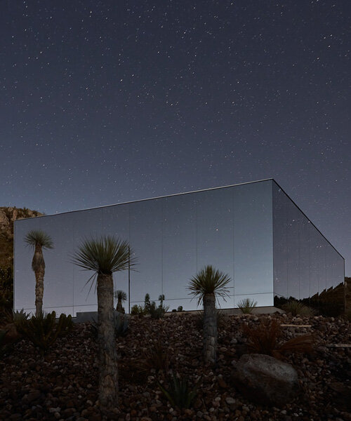 casa etérea es una casa de cristal off-grid ubicada en las laderas de un volcán extinto en méxico