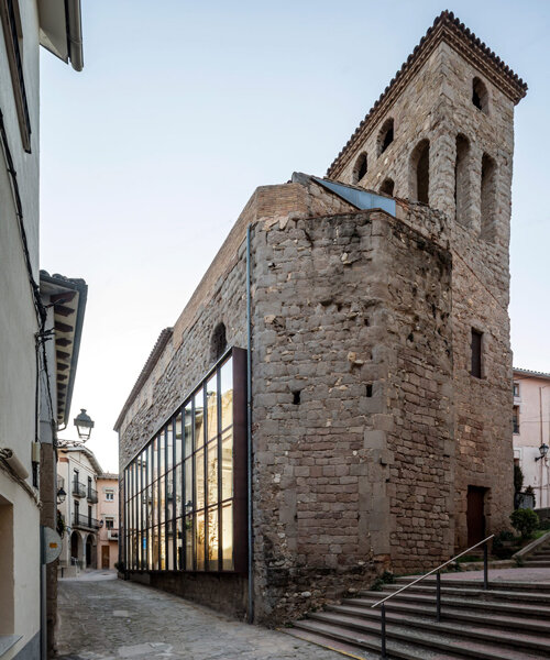 Carles Enrich transforma la iglesia de Santa Eulàlia en un centro de artes escénicas