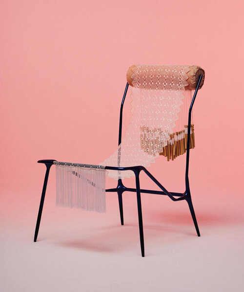 La silla 'UMT' de lluís alexandre casanovas blanco explora la política de los tejidos artesanales tradicionales