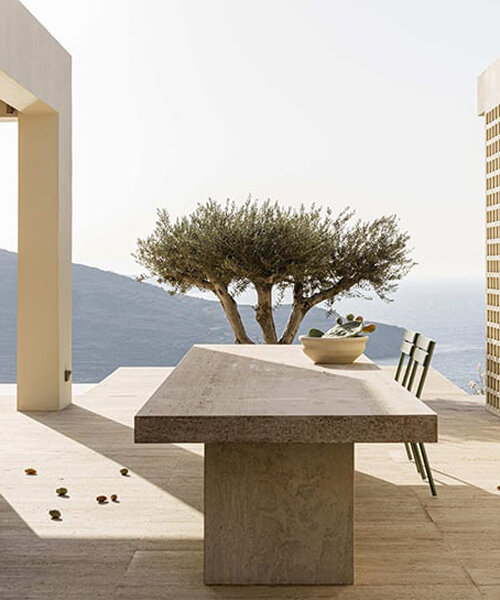 studiokontodimas presenta un conjunto de volúmenes perforados para una apacible villa junto a un acantilado en grecia  