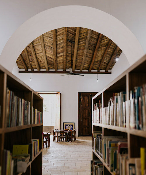 la renovación de una biblioteca en oaxaca, méxico, ofrece un nuevo espacio de cultura y arte para la comunidad