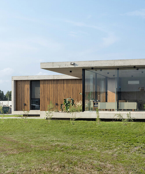 tim arquitectos evoca el movimiento moderno con la casa pekin en buenos aires, argentina