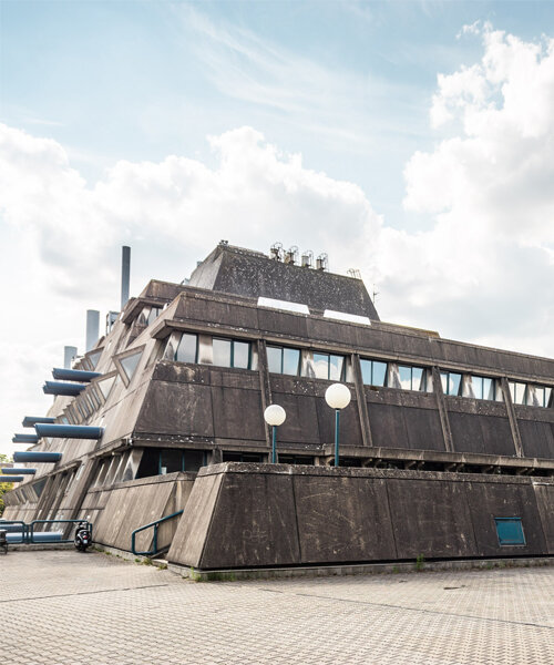 el edificio brutalista 'mäusebunker' en berlín, catalogado como monumento histórico