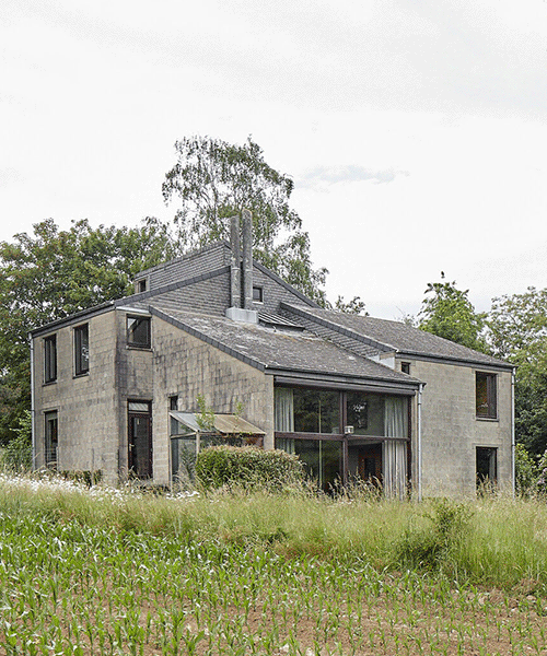 echa un vistazo a los interiores brutalistas de una casa construida en los años 70 en la campiña belga