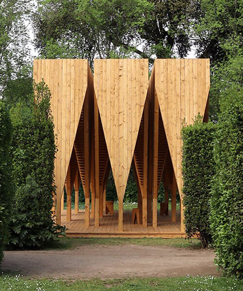 el pabellón de madera de atelier poem se erige en medio de los jardines de villa médici
