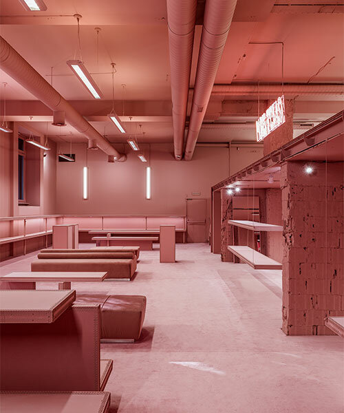 vibrantes tonos rosados tiñen el showroom de paris texas diseñado por studioboom en milán