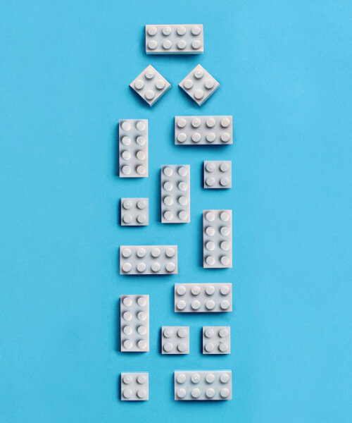 LEGO deja de fabricar ladrillos con botellas de plástico por las emisiones de carbono