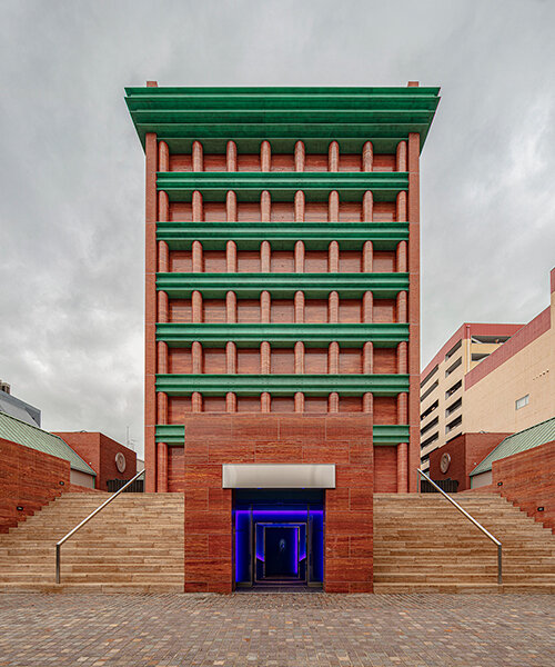 uchida design transforma el hotel il palazzo de aldo rossi en japón