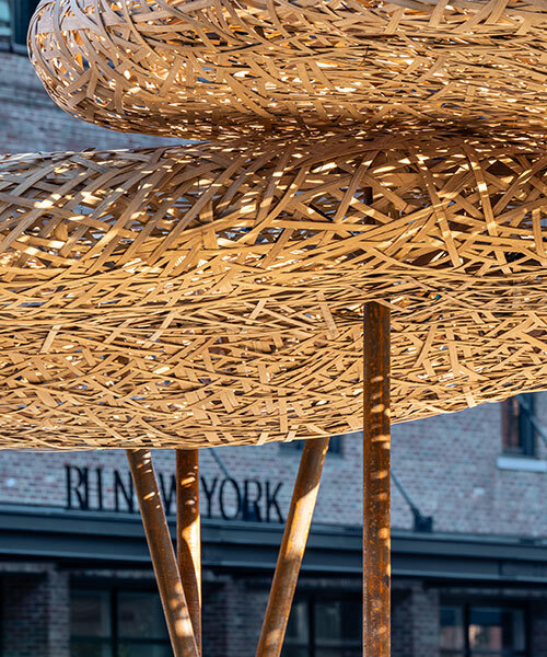 llLab teje un pabellón con una 'nube de bambú' para flotar sobre Gansevoort Plaza