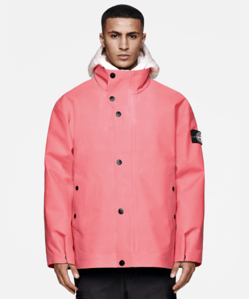 la chaqueta de hielo termorreactiva de stone island cambia lentamente su color de rosa cálido a blanco frío