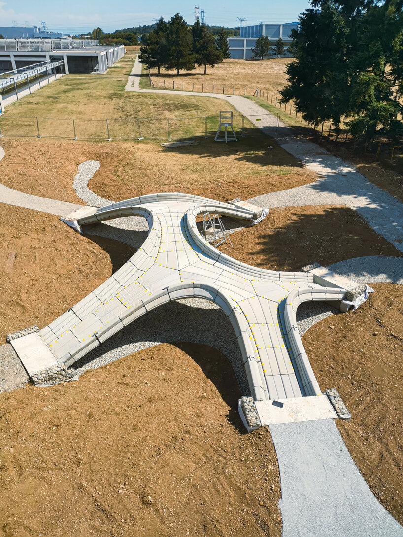 holcim 3D prints phoenix, a reinforcement-free concrete bridge