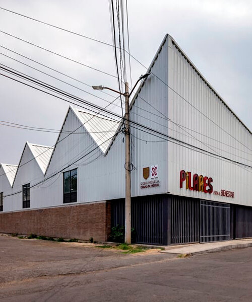 una cubierta metálica con pliegues triangulares sobre la infraestructura cultural de a|911 en la ciudad de méxico