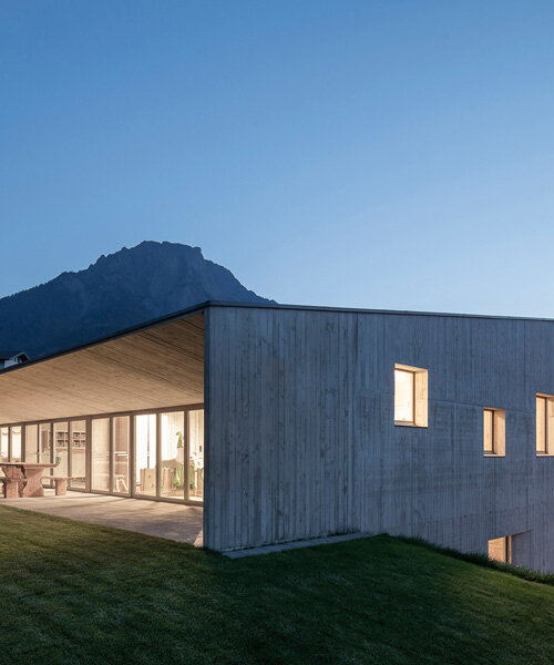comamala ismail instala una guardería de dos pisos en una empinada ladera de suiza