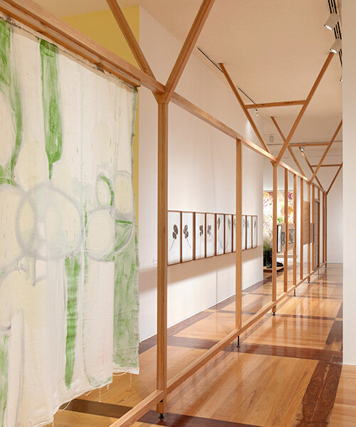 una reflexión sobre museos y jardines en la nueva exhibición del MARCO, diseñada por lanza atelier