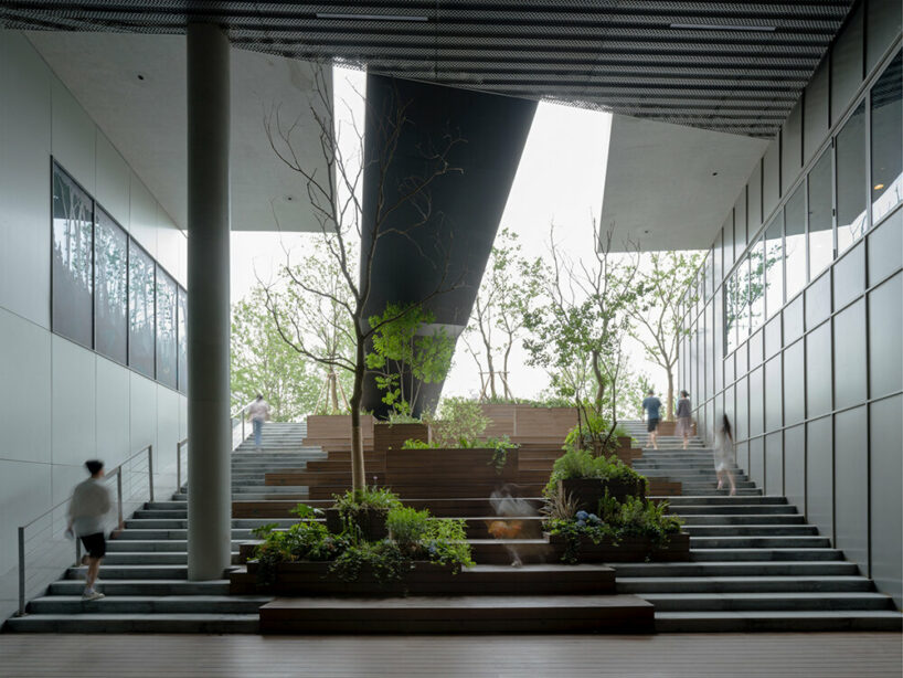 el estudio de arquitectura B.L.U.E. simula infinitas capas de circulación en la plaza de las semillas de jiaxing