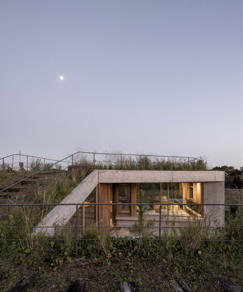 la casa arena de ZIM arquitextura se adapta a las dunas de la costa argentina