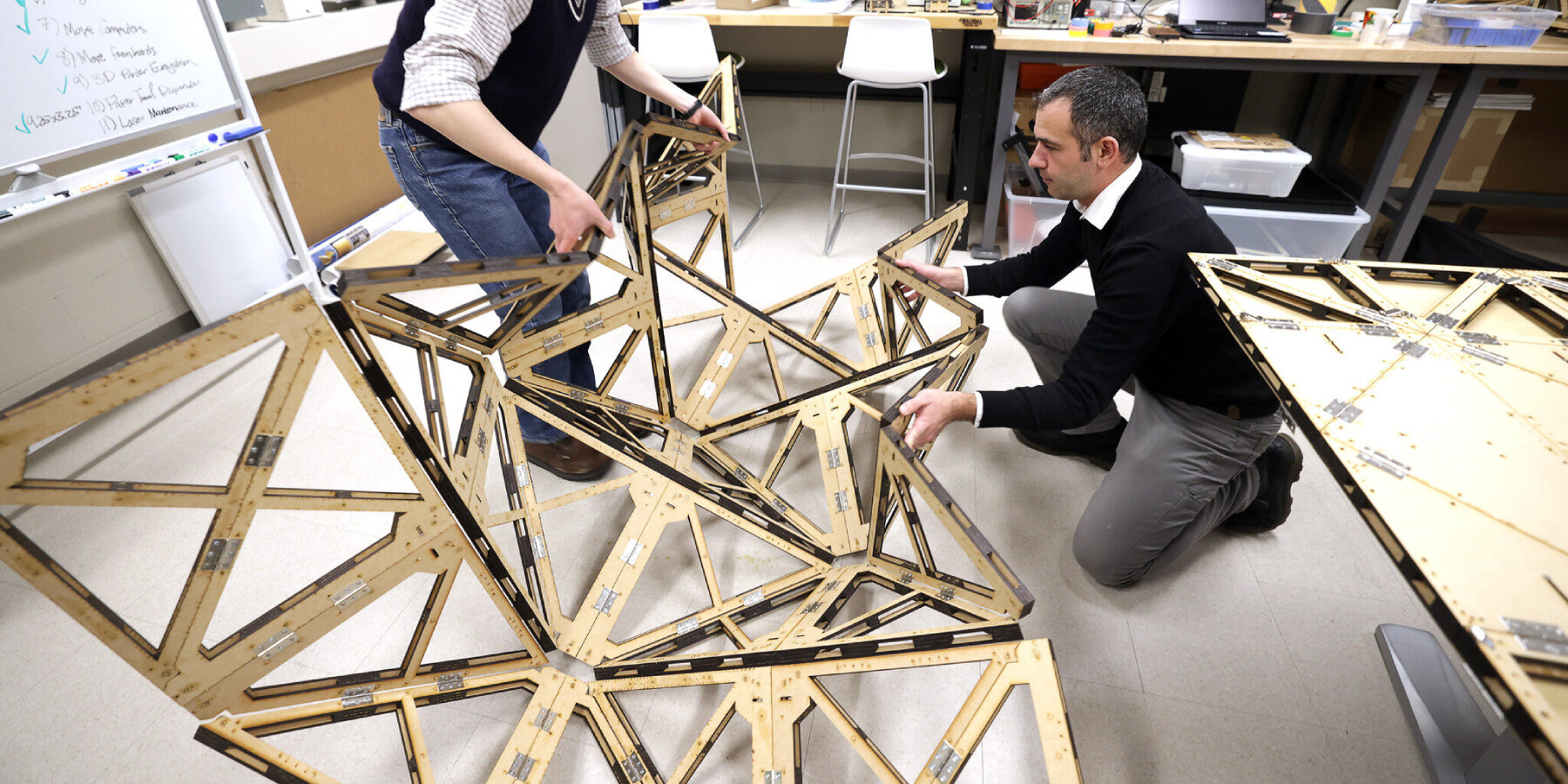 university-michigan-engineering-foldable-origami-load-bearing-panels-bridge-shelters-structures-designboom-ban